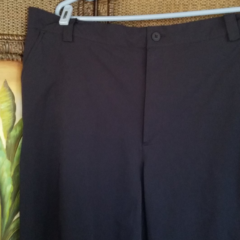 EUC! Mens Under Armour shorts - Picture 3 of 8